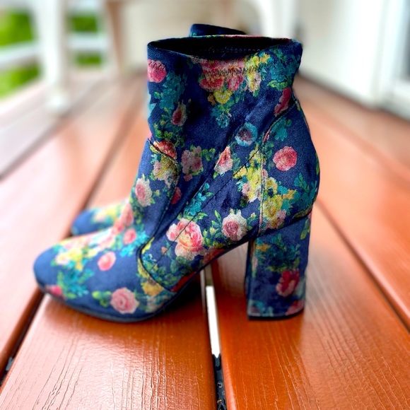 Navy floral booties - Picture 5 of 7